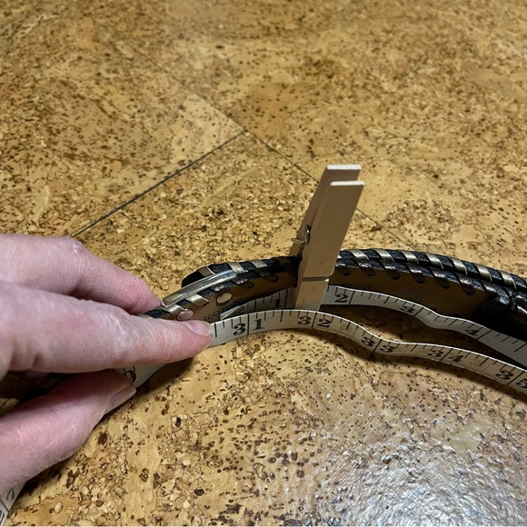 Brighton Women’s Black Leather Belt With Floral Silver Toned Accents Sz 34 - Picture 15 of 16